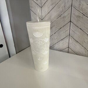 Starbucks 2023 Spring Pearl Mermaid Siren Scales 24oz